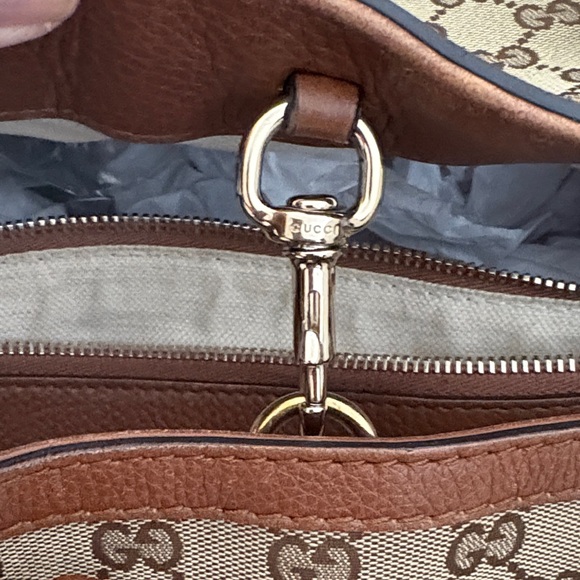 Gucci Medium GG Bella Canvas Tote with Tassel Charm - Picture 13 of 13